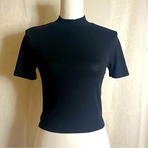 H&M Divided Black Causal Short Sleeve Turtle Neck Crop Top | Small | Vintage